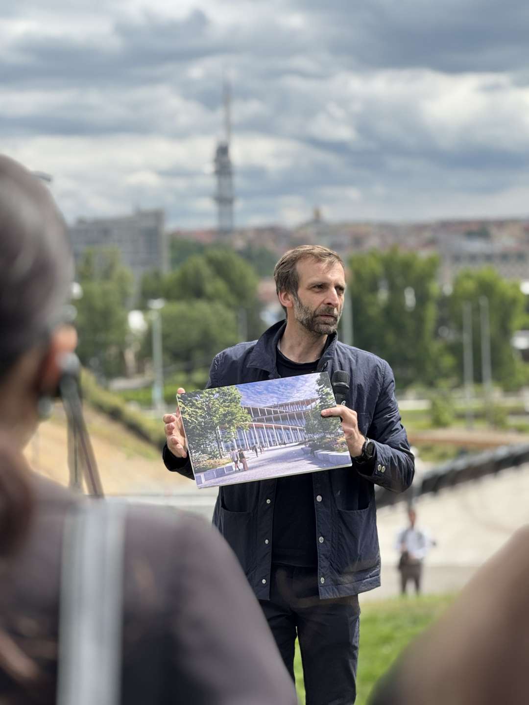 Jan Magasanik představil Vltavskou filharmonii v místě budoucí stavby